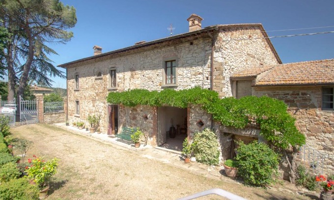 Radda in Chianti House | Holiday Home La Terrazza by Interhome