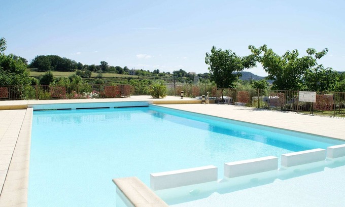 Les Vans House | Holiday Home Les Vans with Pool