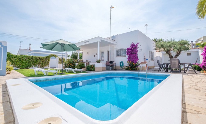Vinaros House | Holiday Home 'Marblau 1' close to the Beach with Pool & Wi-Fi