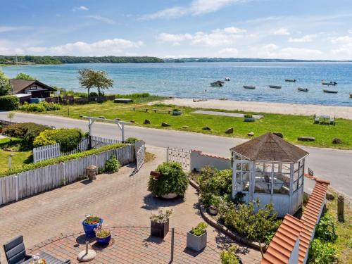 Ronde House | Holiday Home Michel - 25m from the sea by Interhome