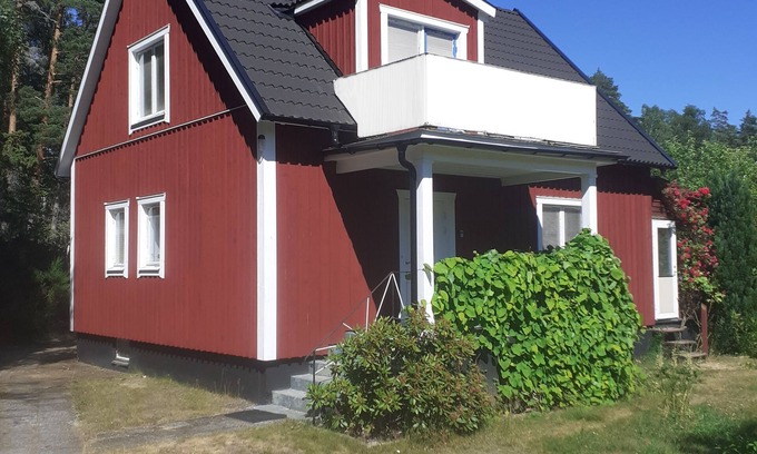 Fagelfors House | Holiday Home Småland Address: Movägen 9 Birds 57075