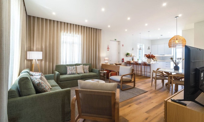 Camara de Lobos House | Holiday Home 'Solar Do Iheuzinho' with Mountain View, Wi-Fi and Air Conditioning