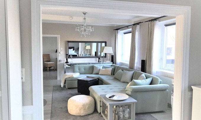 Janneby House | Holiday Home 'Sonnenschein' with Private Terrace, Private Garden and Wi-Fi