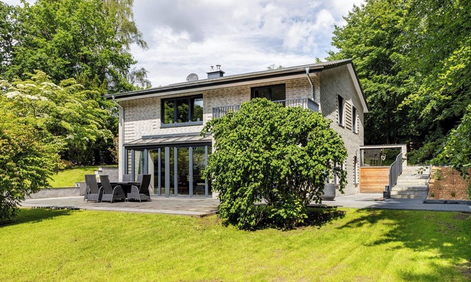 Neu Wulmstorf House | Holiday Home 'Studio Mt Nine' with Private Terrace, Private Garden and Wi-Fi