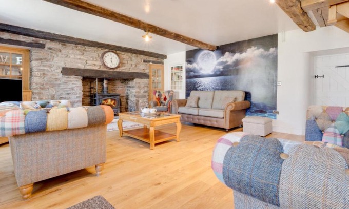 Trecastle House | Holiday Home Ty'r Onwydden by Interhome