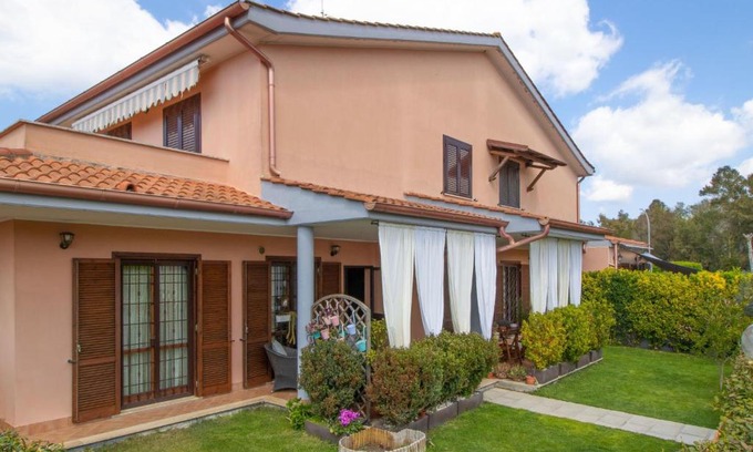 Ardea House | Holiday Home Venere by Interhome