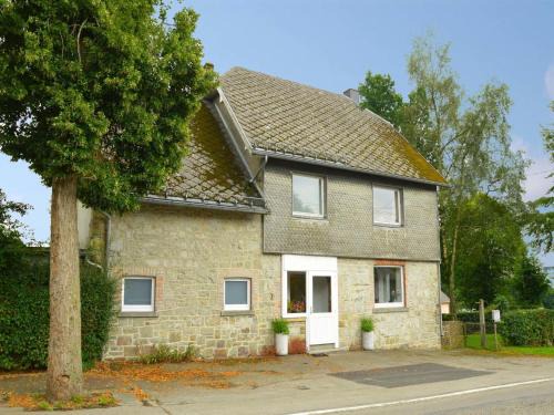 Elsenborn House | Holiday Home with Garden, Heating, Barbecue