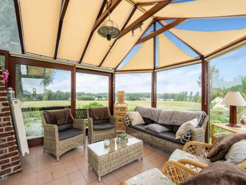 Oombergen House | Holiday Home with Terrace and Garden