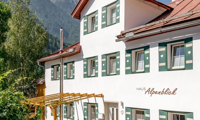 Oetz House | Holiday house Alpenblick in Oetz - detached house up to 6 people - centrally located