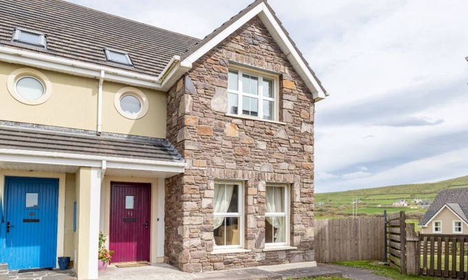 Dingle House | Holiday house for 8 persons approx. 130 m² in Dingle, West of Ireland (Dingle Peninsula)