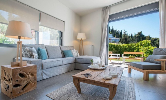 Melissi House | Holiday house Melisi for 1 - 7 persons with 3 bedrooms - Holiday house