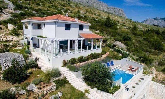 Duce House | Holiday house Omiš for 1 - 10 persons with 5 bedrooms - Holiday home
