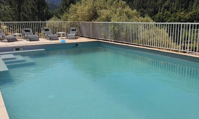 Manso House | Holiday house: swimming pool, river, mountains, sea 20 minutes away.