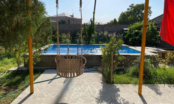 Vagharshapat House | Holiday house with pool / Дом отдыха с бассейном