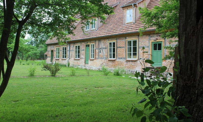 Dummerstorf House | Holiday in a historical building - holiday apartment Pastor Hauswedel