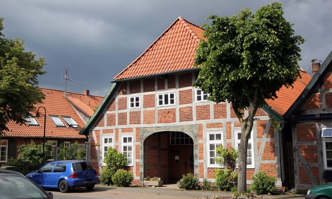 Ahlden House | holiday in a renovated 18th Century cottage