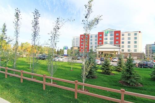 Banff Trail Hotel | Holiday Inn Express and Suites Calgary University by IHG
