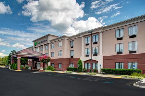Ashland Hotel | Holiday Inn Express Ashland by IHG