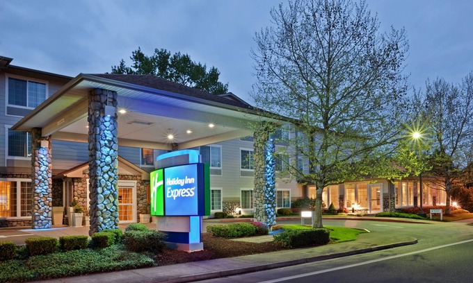Corvallis Hotel | Holiday Inn Express Corvallis-On the River by IHG