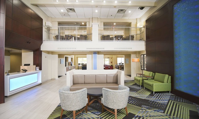 Gypsum Hotel | Holiday Inn Express Hotel & Stes Port Clinton-Catawba Island by IHG