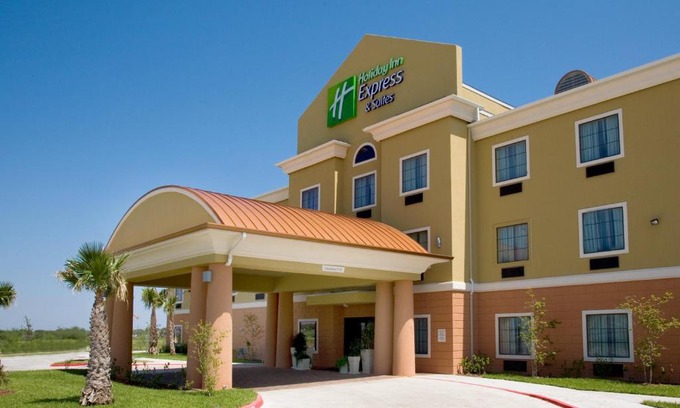 Kingsville Hotel | Holiday Inn Express Hotel and Suites Kingsville by IHG