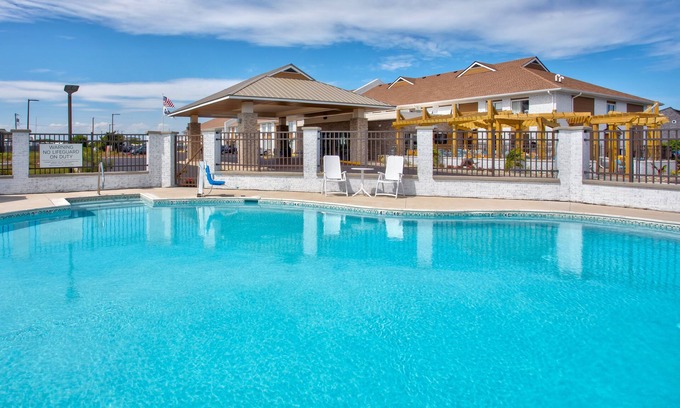 Kitty Hawk Hotel | Holiday Inn Express Kitty Hawk Outer Banks by IHG
