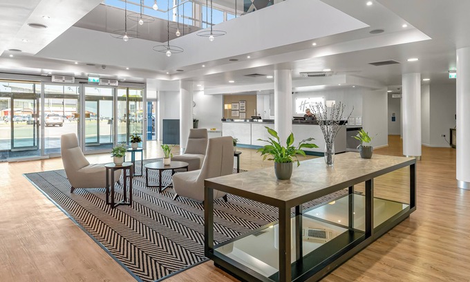 Leigh Hotel | Holiday Inn Express Leigh - Sports Village by IHG