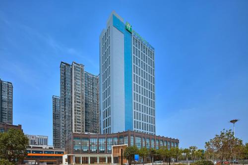 Yichuan County Hotel | Holiday Inn Express Luoyang Yichuan by IHG