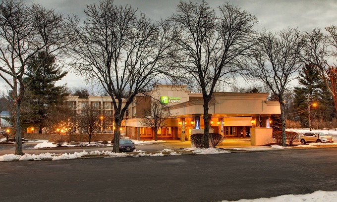 Poughkeepsie Hotel | Holiday Inn Express Poughkeepsie by IHG