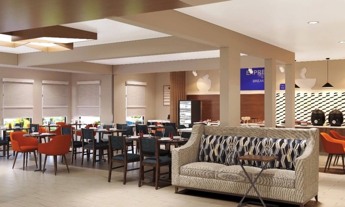 Redding Hotel | Holiday Inn Express Redding North by IHG