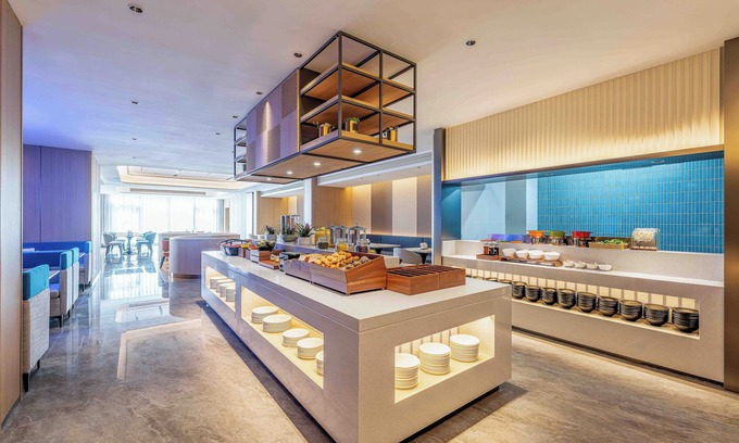 Pudong Hotel | Holiday Inn Express Shanghai PVG Zhuqiao by IHG