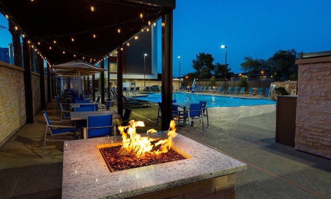 Las Vegas Hotel | Holiday Inn Express & Suites Las Vegas - E Tropicana by IHG