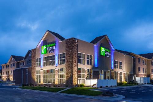 Rapid City Hotel | Holiday Inn Express & Suites Rapid City by IHG