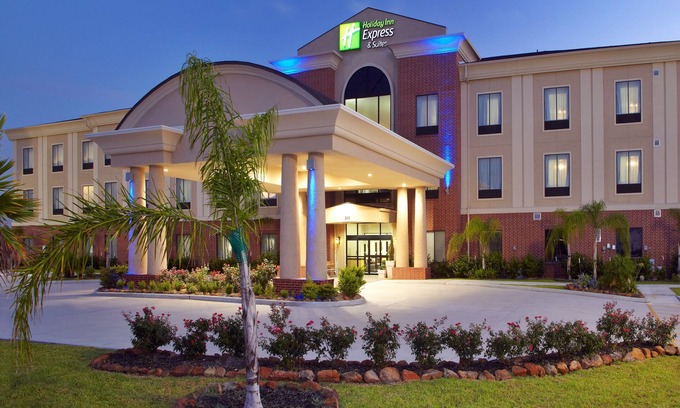 Deer Park Hotel | Holiday Inn Express & Suites Deer Park by IHG