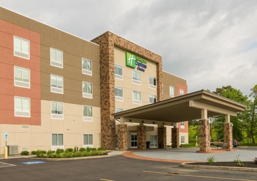 Jamestown Hotel | Holiday Inn Express & Suites Jamestown by IHG
