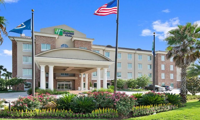 Gonzales Hotel | Holiday Inn Express & Suites Gonzales by IHG