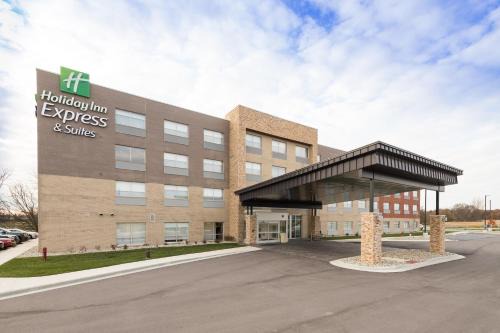 Auburn Hotel | Holiday Inn Express & Suites - Auburn by IHG