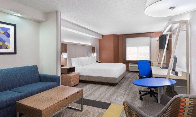 Florida Center Hotel | Holiday Inn Express & Suites Nearest Universal Orlando by IHG