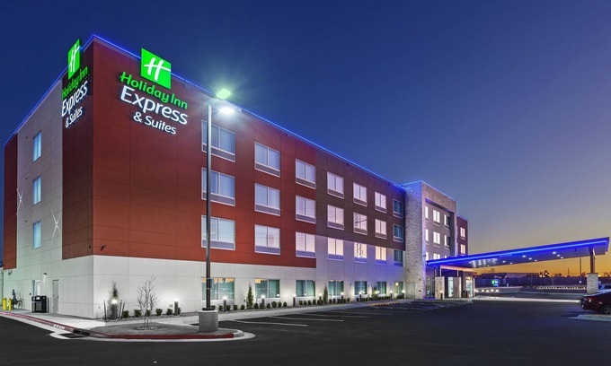 Owasso Hotel | Holiday Inn Express & Suites Tulsa Northeast - Owasso by IHG