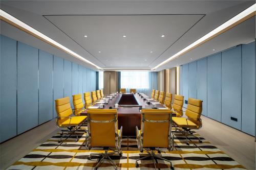 Yingzhou District Hotel | Holiday Inn Fuyang by IHG