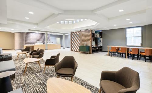 Redding Hotel | Holiday Inn Redding by IHG