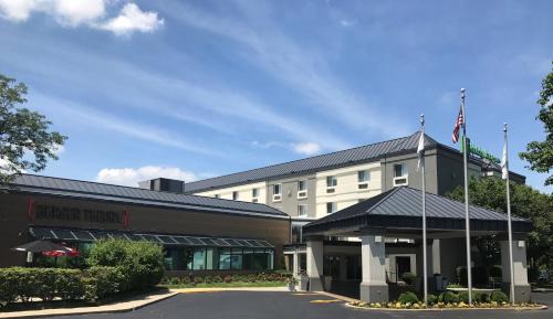 Carol Stream Hotel | Holiday Inn & Suites Chicago-Carol Stream Wheaton by IHG