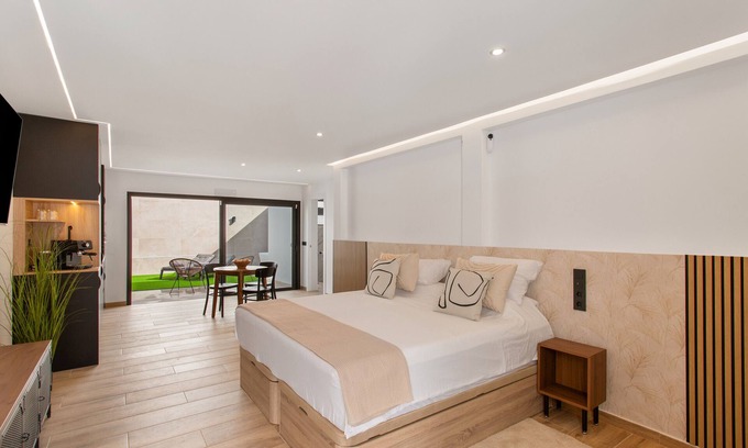 San Fernando Apartment | Holiday Studio 'Odi Suite Room' with Private Terrace and Wi-Fi