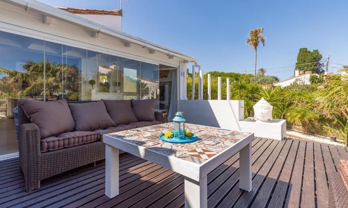 Bahia Dorada Villa | Holiday villa for rent in Estepona