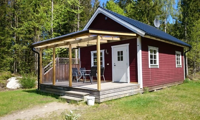Hallaryd House | Holidays at the lake with a lake view and internet