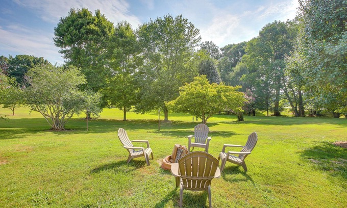 Cross Plains House | Home 9 Mi to Dtwn Springfield w/Porch & Yard!