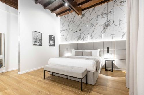 Rione VI Parione House | Home at Rome Luxury Navona Guesthouse