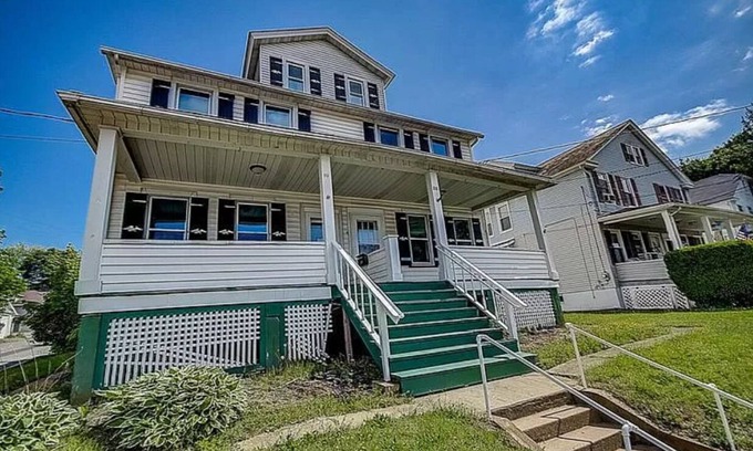 Washington House | Home Away From Home - with pools, parks, hiking, fishing, and lakes nearby!