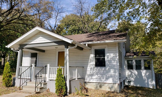 Merriam House | Home w/Office-Close to Advent Health Shawnee Mission & University of Kansas Hosp