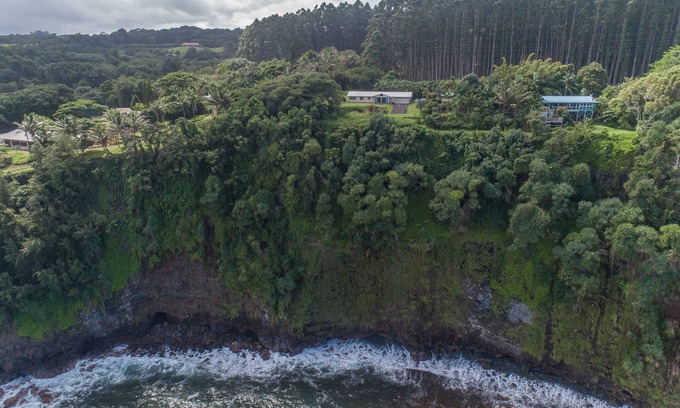 Papaaloa House | Home with Ocean Views Along the Hamakua Coast